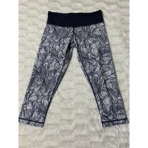 Lululemon Womens Fits Small Leggings Capris Yoga Pants Active Wear Black White